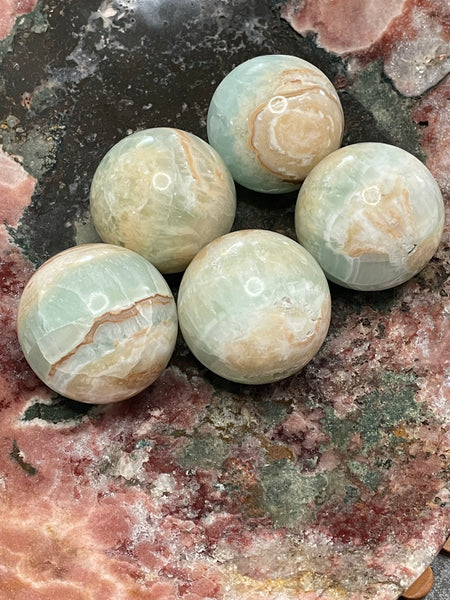 Calcite Caribbean Blue spheres 2 kg lot